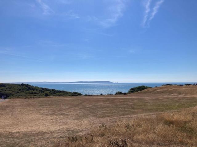 Highcliffe With Parking